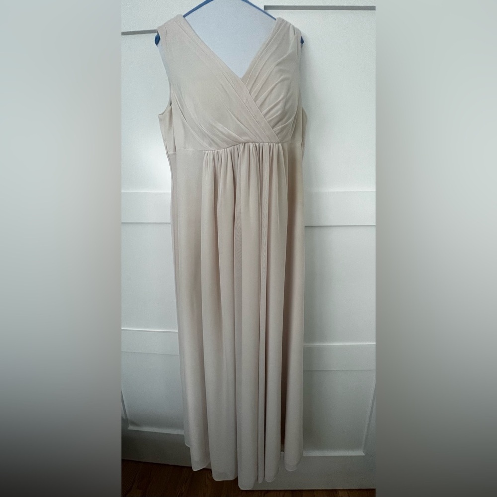 Maternity Dress from Azazie. Size A18, hemmed for 5’5” no heels. Angelina style.